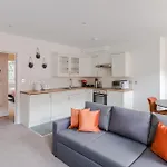 Ideal one bedroom apartment close to Oxford Circus Area, Central London (FS2)